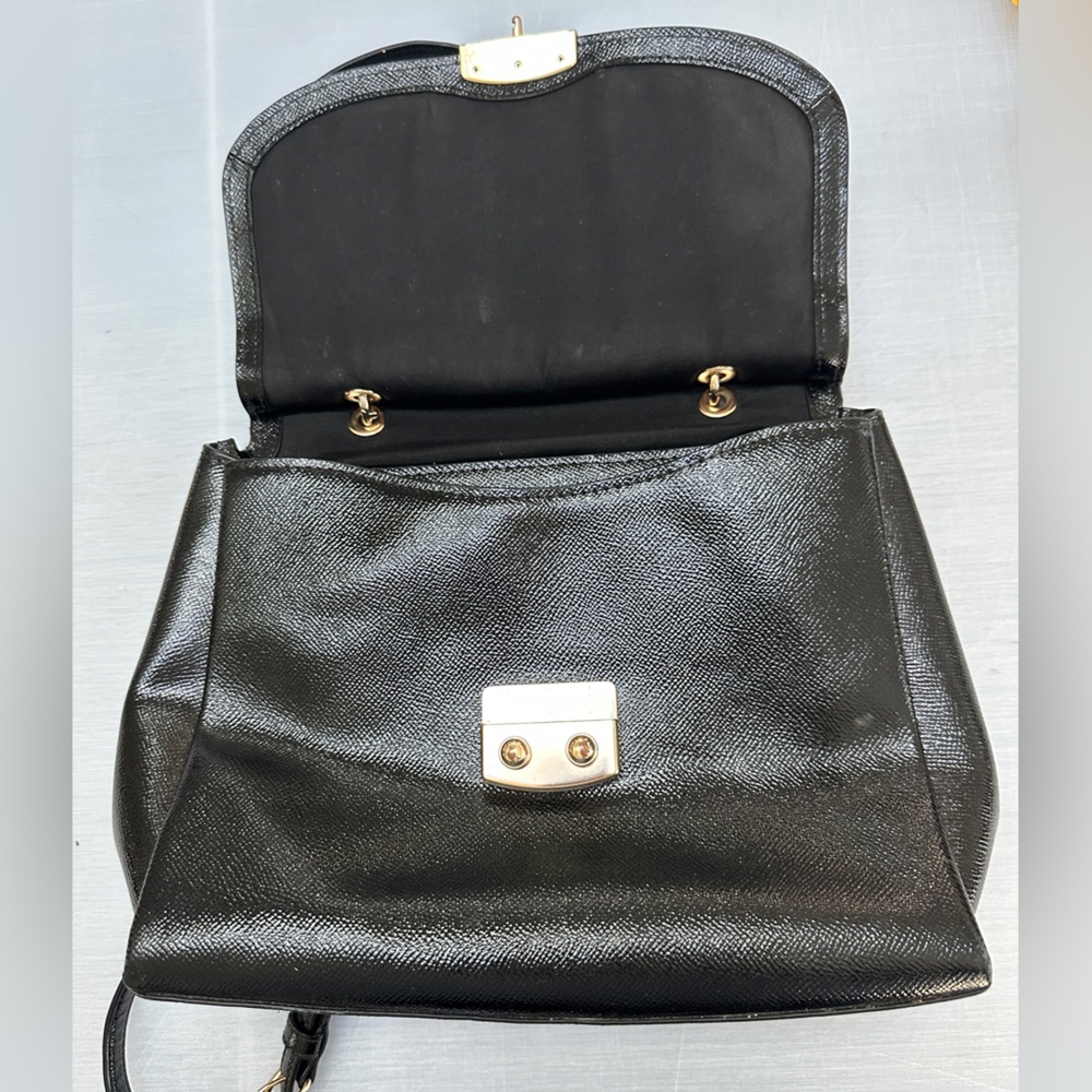 Coach Avery Flap Carryall Black Gold - Picture 5 of 13